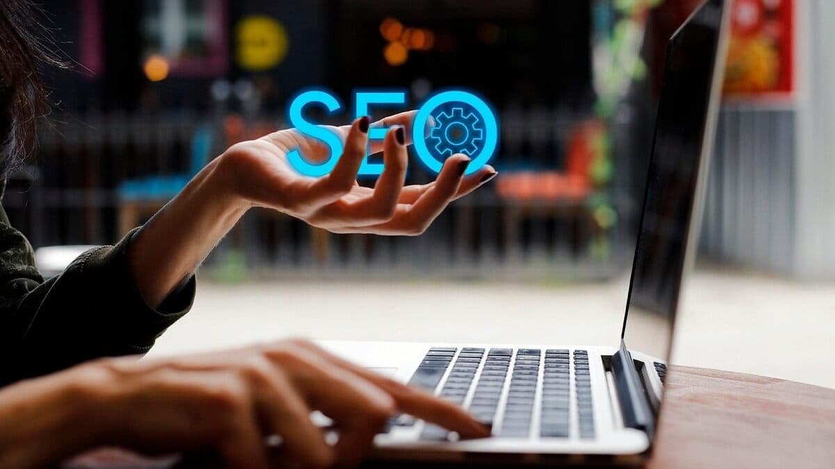 AI-Powered SEO: Maximizing Organic Traffic with Smart Keyword Research Tools