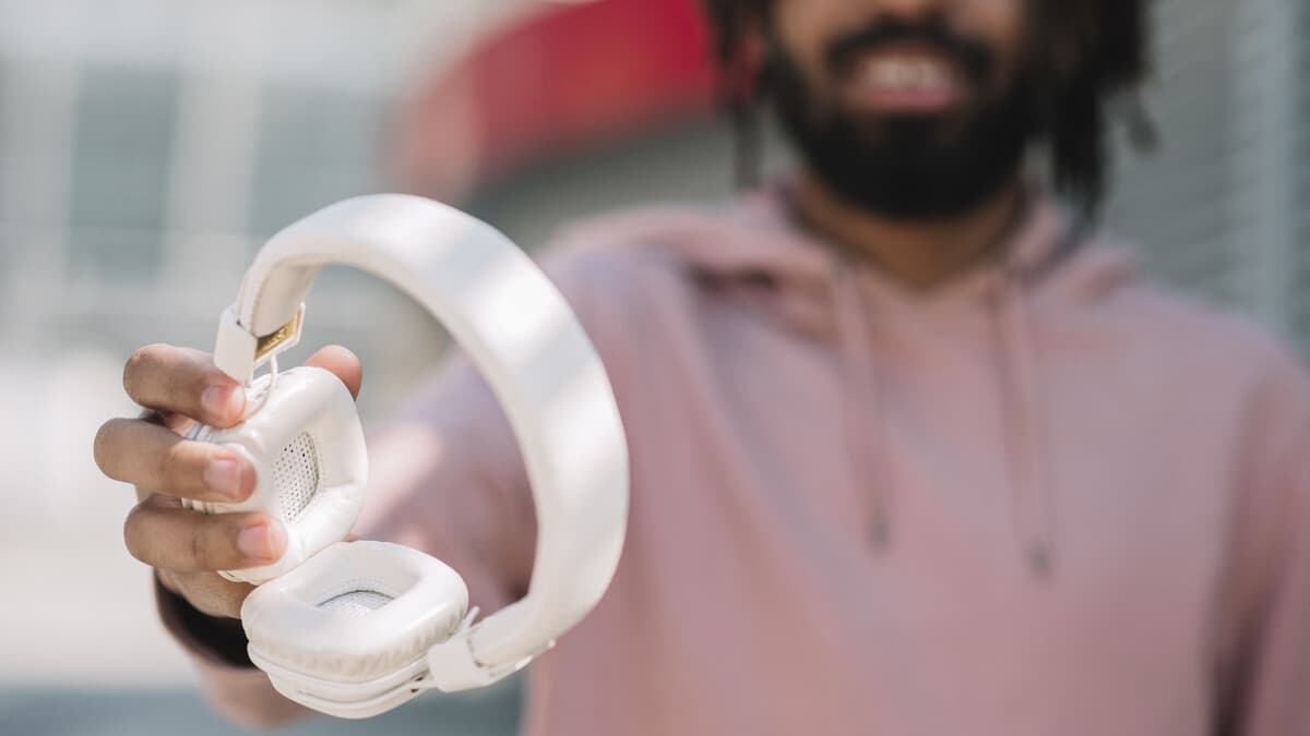 Guia de Compra: Como Escolher Fones de Ouvido com o Melhor Som em 2025 🎧