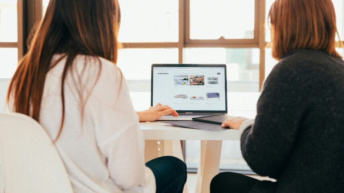 Como Montar um Plano de Vendas Online com Base em Livros Famosos