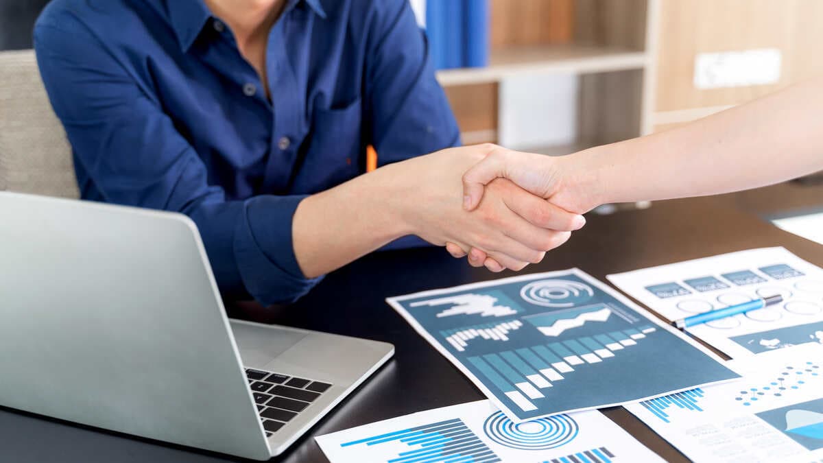 Como Softwares de Prospecção de Clientes Aumentam a Eficiência Comercial